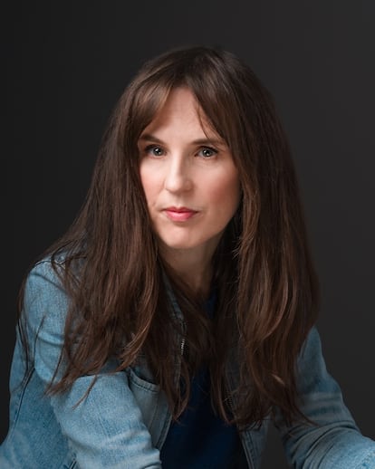 Retrato promocional de la autora Claire Kilroy.