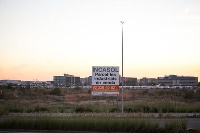 Solar en què Amazon preveu construir el centre logístic al Prat de Llobregat.