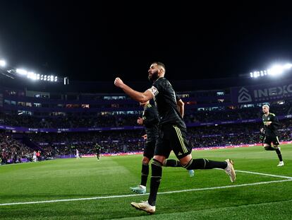 Real Madrid's Karim Benzema celebrates after scoring his side's second goal during a Spanish La Liga soccer match between Valladolid and Real Madrid at the Jose Zorrilla stadium in Valladolid, Spain, Saturday, Dec. 31, 2022. (AP Photo/Pablo Garcia)