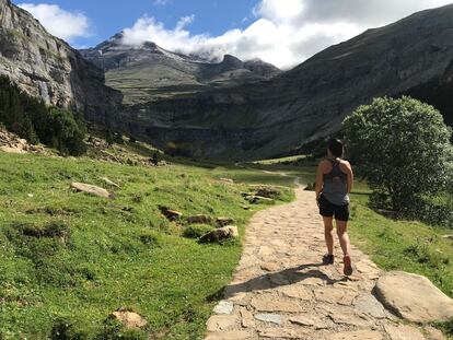 Vista del final del Valle de Ordesa, con su circo glaciar