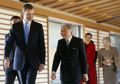 El monarca español, que acompañado por doña Letizia abrió hoy el programa de tres días de su visita de Estado a Japón, se mostró orgulloso del "ejemplo de todos los días" ofrecido por los cerca de 3.000 españoles residentes en este país, que ayudan a proyectar en el mundo "la mejor realidad de España" y favorecen la asociación bilateral para "impulsar la prosperidad" de ambas sociedades.