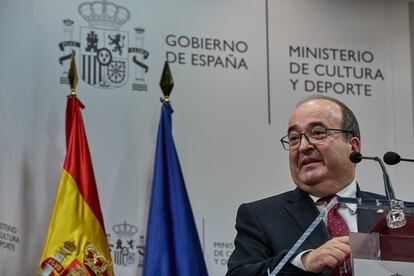 El nuevo ministro de Cultura y Deportes, Miquel Iceta, interviene tras recibir la cartera ministerial, hoy en el Auditorio del Ministerio de Cultura y Deportes.
Jesús Hellín / Europa Press
12/07/2021