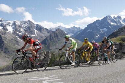 Contador, durante la subida al Galibier