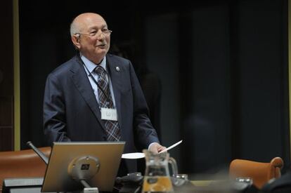 El abogado penalista José Ricardo Palacio, antes de comparecer ante la Comisión de Derechos Humanos del Parlamento vasco.
