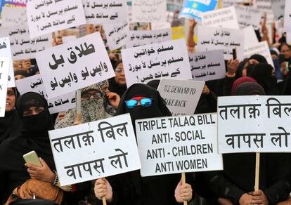 Protesta contra la ley del divorcio exprés en Nueva Delhi, India.