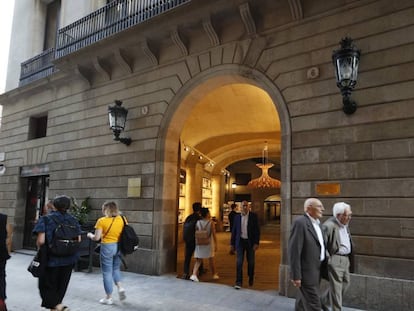 Entrada principal del Ateneu Barcelonès.