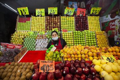 Comerciantes de la Central de Abastos reprochan que las medidas de confinamiento han provocado grandes bajas en las ventas.