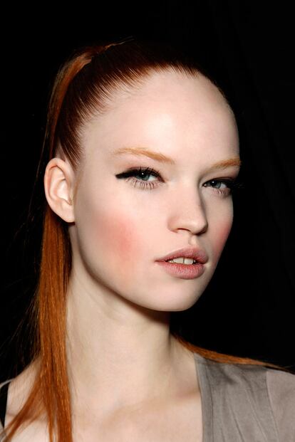 Toda la atención de los looks de Marc Jacobs en el otoño-invierno de 2011 estaba en el eyeliner y las mejillas.