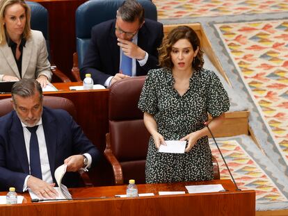 La presidenta de la Comunidad de Madrid, Isabel Díaz Ayuso, interviene durante el pleno de la Cámara regional, este jueves.