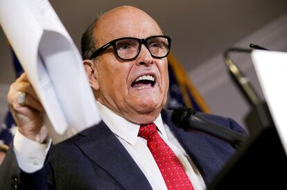 El exalcalde de Nueva York Rudy Giuliani, abogado del ahora expresidente Donald Trump, en una comparecencia ante la prensa el 19 de noviembre de 2020.