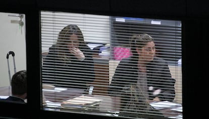 Nadia’s mother (right) gives testimony before a judge in La Seu d'Urgell on December 10.