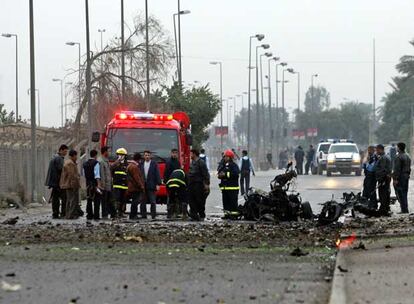 Las explosiones han dejado más de  130 muertos y alrededor de 200 heridos, y el ir y venir de coches de ambulancias y bomberos hacia Ciudad Sadr ha sido constanteí.