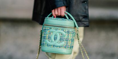 Los bolsos de firmas como Chanel han logrado sobrevivir a este imposible 2020.