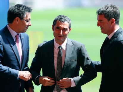 Bartomeu, Valverde y Robert en el Camp Nou.
