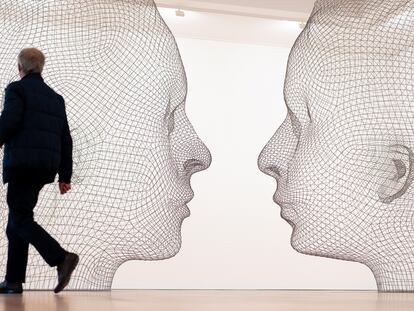 El artista barcelonés Jaume Plensa muestra 13 esculturas en la exposición 'Cada rostro es un lugar', en el Museo de Arte Moderno de Céret, en el sur de Francia.
