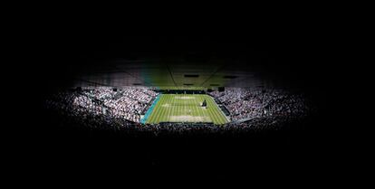 Partido de tenis del Torneo de Wimbledon 2016, que han disputado la alemana Angelique Kerber y la jugadora estadounidense Venus Williams, en el All England Lawn Tennis Club en Wimbledon, al suroeste de Londres.