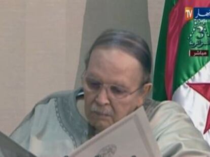 El presidente de Argelia, que dimitió forzado por la calle y el Ejército tras 20 años en el poder, dirige su “última carta” a los argelinos