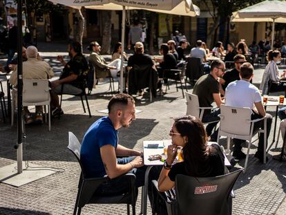 A sidewalk café in Madrid.