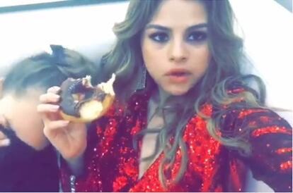 Este vídeo de Selena Gomez celebrando el día del donut (que se celebra en EE UU el primer viernes de junio) es uno de los que más 'me gusta' ha acumulado este año en Instagram.