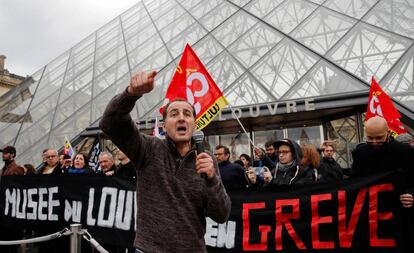 Trabajadores en huelga han impedido la apertura del museo del Louvre este viernes