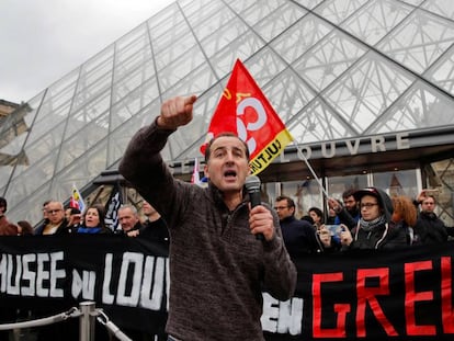 Trabajadores en huelga han impedido la apertura del museo del Louvre este viernes