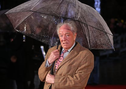 Michael Gambon en la premiere mundial de 'Dad's Army' en Leicester Square en 2016.
)