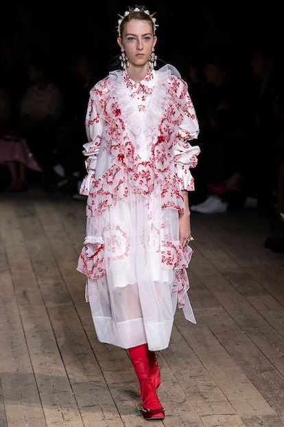 Uno de los looks de la aplaudida colección de Simone Rocha.