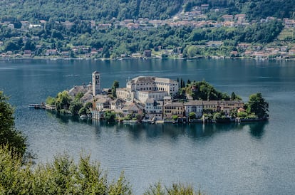 La isla de San Giulio, en el lago de Orta.