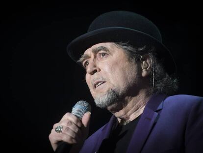 El cantante Joaquín Sabina durante un concierto con motivo de su gira " lo niego todo " en Madrid