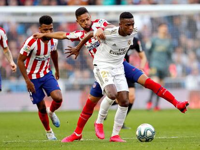 Vinícius Jr. se va de Lodi en el Bernabéu.