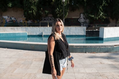 María Rodríguez, de 26 años, en el Parque del Turruñuelo - Marifé de Triana, en Sevilla, el 30 de julio.