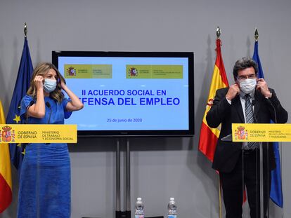 La ministra de Trabajo, Yolanda Díaz, y el ministro de Inclusión, Seguridad Social y Migraciones, José Luis Escrivá, el 18 de septiembre.