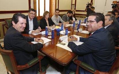 Jos&eacute; Ciscar, en su reuni&oacute;n con los portavoces de los grupos parlamentarios.