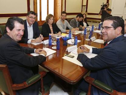 Jos&eacute; Ciscar, en su reuni&oacute;n con los portavoces de los grupos parlamentarios.