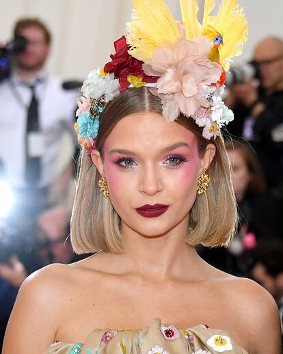 Copió el estilo Josephine Skriver para la alfombra roja más atrevida del año.