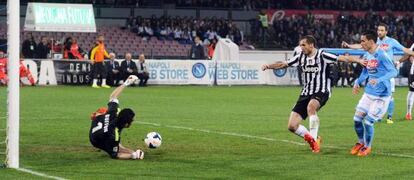 Callejón dispara ante Buffon en San Paolo