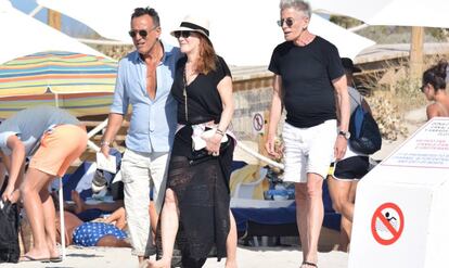 Bruce Springsteen y su esposa Patti con Calvin Klein, en Ibiza.