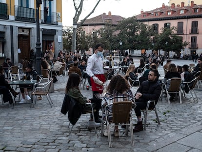 An open sidewalk café in Madrid.