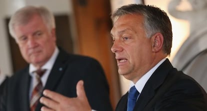 Viktor Orbán, en primer plano, y el jefe del Gobierno de Bavaria, hoy