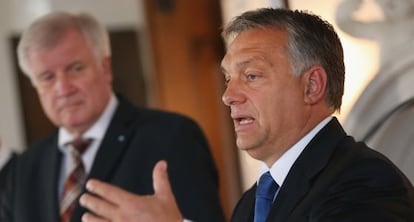 Viktor Orb&aacute;n, en primer plano, y el jefe del Gobierno de Bavaria, hoy