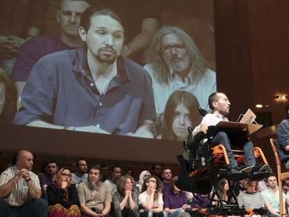 Pablo Iglesias y Pablo Echenique, este viernes en Zaragoza.