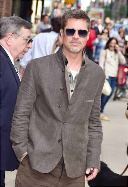 <strong>Brad Pitt.</strong> Este año el actor concedió la que probablemente haya sido su entrevista más íntima y sincera a la revista ‘GQ’, en la que habló de su adicción al alcohol y a la marihuana —lo que le costó su matrimonio con Angelina Jolie, según dijo él mismo—. "Bebía mucho. Se convirtió en un problema. Estoy muy feliz de que haya pasado medio año. Vuelvo a tener el control de mis acciones", dijo de su alcoholismo. También confesó que desde que salió de la universidad no solo consumía alcohol si no también marihuana y otras sustancias. "Dejé todo excepto las borracheras cuando empecé mi familia. Pero incluso este último año, ya sabes, estaba demasiado borracho", admitió.