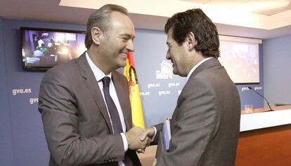 El presidente Fabra con su vicepresidente Ciscar, tras una reunión del Consell.