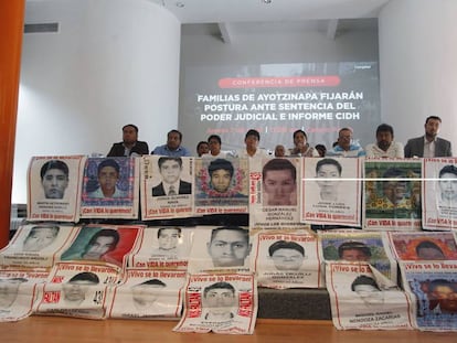 Familiares de los 43, la semana pasada en México. 