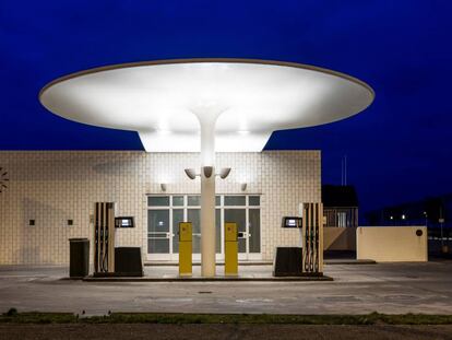 La gasolinera diseñada por Arne Jacobsen en Skovshoved, a media hora al norte de la capital danesa.