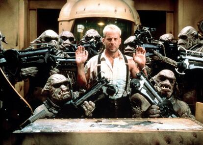 Bruce Willis, en una escena de la película 'El quinto elemento' de Luc Besson.