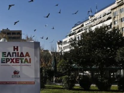 Imagen de un kiosko electora de Syriza en Atenas.