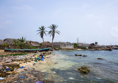 Contaminación en las costas de Mamitupu, Panamá, en 2015.