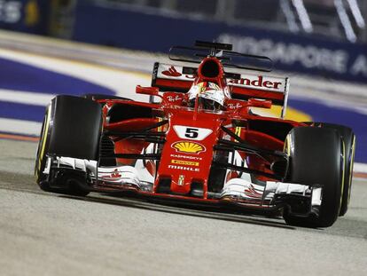 Sebastian Vettel, en el circuito urbano de Marina Bay del GP de Singapur