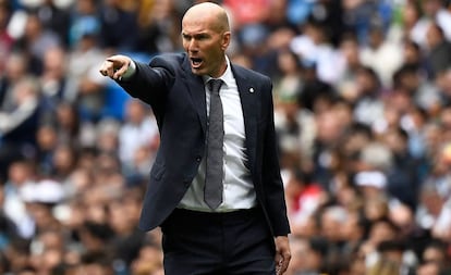 Zidane, durante el partido ante el Betis.